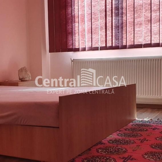 Apartament de închiriat cu 3 camere, Centru Civic - Photo 1