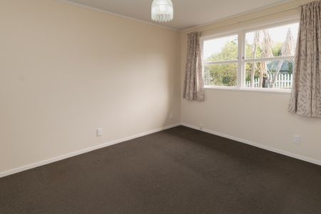 Smart Stylish Home on Sycamore Dr - Photo 3