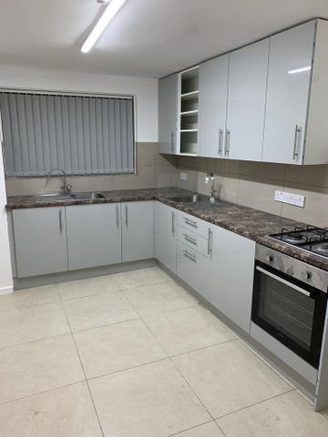 4 bedroom house share to rent - Photo 4
