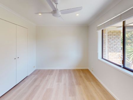 4/11 Daisy Street, Elanora QLD - Photo 5