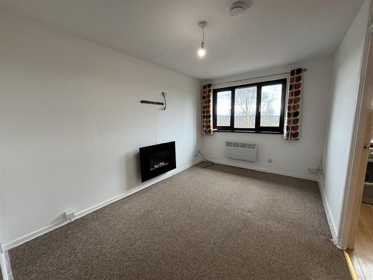 Forest View, Fairwater, Cardiff - Photo 1