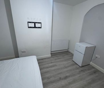 Room in a Shared House, Shelbourne Road, N17 - Photo 5