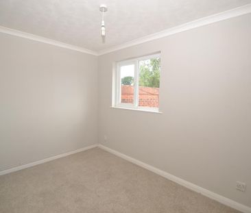 2 bedroom semi-detached house to rent - Photo 3