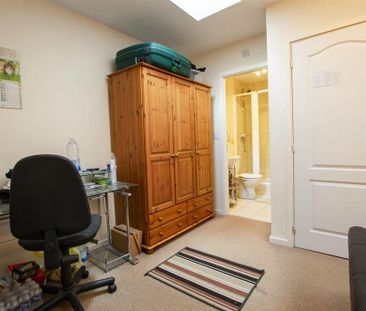 4 bedroom property to rent - Photo 4