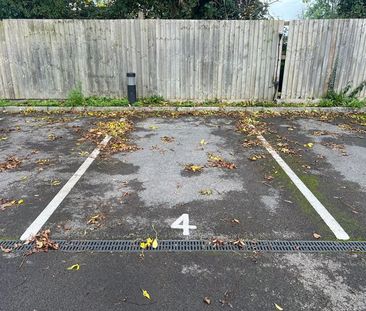 4,Frome Court House Frome Court - Photo 3