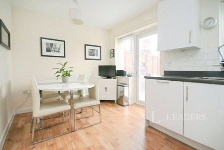 2 bedroom house to rent Peacock Close, Epsom, KT19 - Photo 2