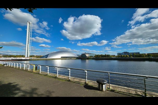 3 Bed Flat, Canting Way, G51 - Photo 1