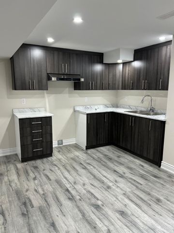 For Lease - 65 Summitgreen Crescent, Brampton, Ontario - Photo 4