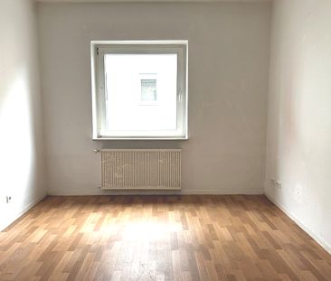 500 Euro Gutschrift zur Renovierung ! Gemütliche 2 Zimmer Wohnung a... - Photo 3