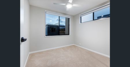 Timeless Elegance Meets Modern Convenience - Photo 2