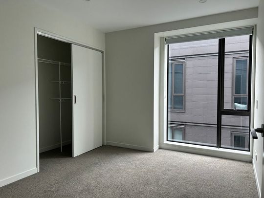 2 bed 2 bath apartment w/ views & optional carpark - Photo 1