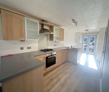 Torside Mews, Glossop - Photo 1