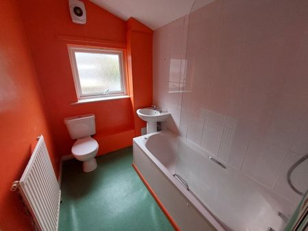 2 Bed Flat, Brookfield Road, LS6 - Photo 5