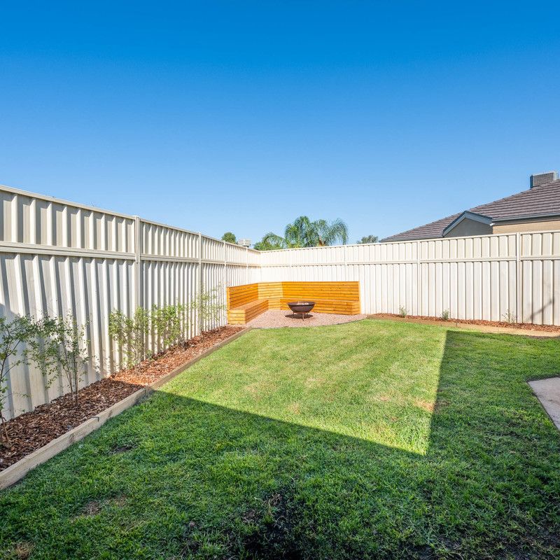 UPDATED HOME IN NORTH SHEPPARTON! - Photo 1