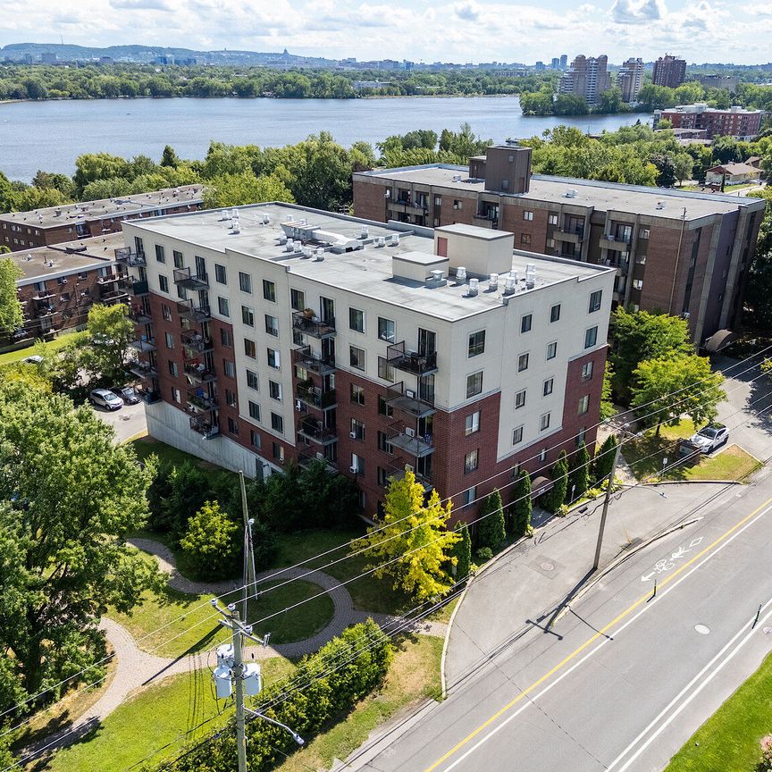 1750 Boulevard Lévesque Est, Laval, QC - Photo 1