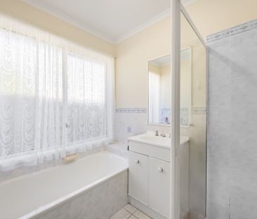 12 Thomas Royal Gardens, Queanbeyan - Photo 6