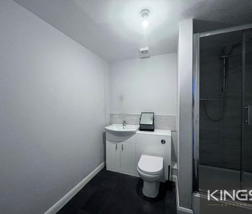 3 bedroom apartment to rent - Photo 4