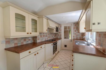 3 bedroom semi-detached house to rent - Photo 4