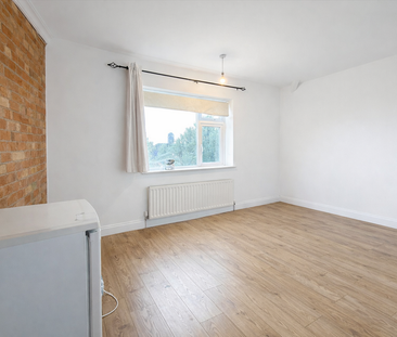 2 bedroom semi-detached house to rent - Photo 4