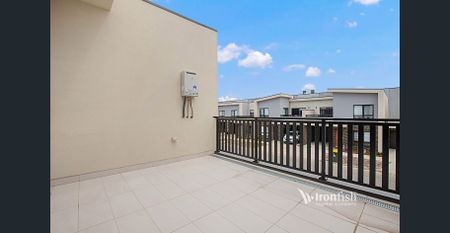 3 BEDROOM TOWNHOUSE at LINC Townhomes - Photo 2