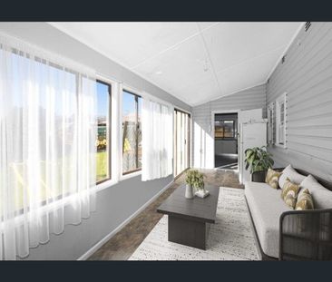 Light-Filled, Family-Friendly Home in Prime Rodney Street Location - Photo 4