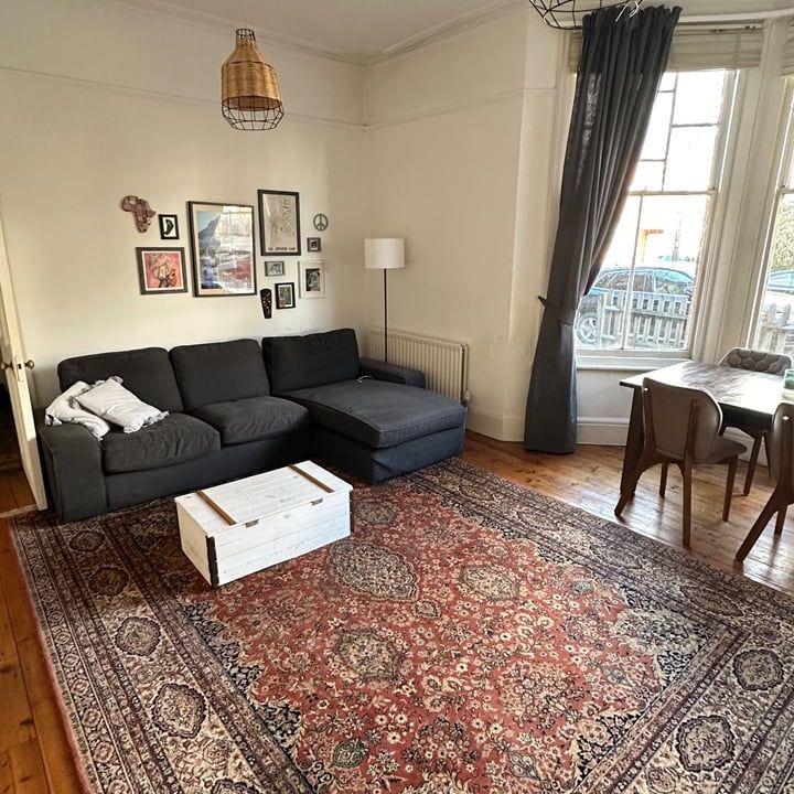 Room in a Shared Flat, Kirkstall Road, SW2 - Photo 1