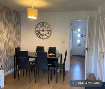 3 bedroom semi-detached house to rent - Photo 2