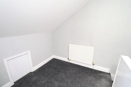 2 bedroom end of terrace house to rent - Photo 5