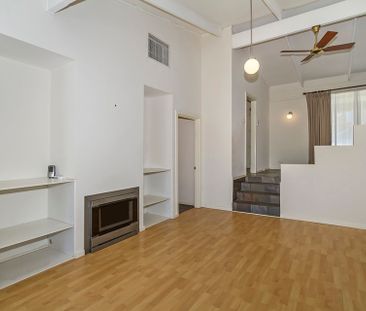 Large 3 Bedroom Family Home with Stunning Views - Photo 4