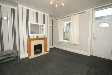 2 bedroom terraced house to rent - Photo 2