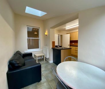 6 bedroom house to rent - Photo 1