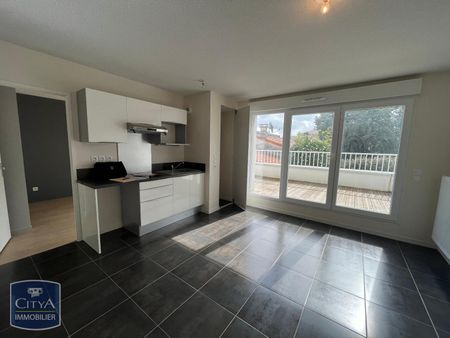 Location Appartement 2 pièces 46m² ST MEDARD EN JALLES 33160 - Photo 3