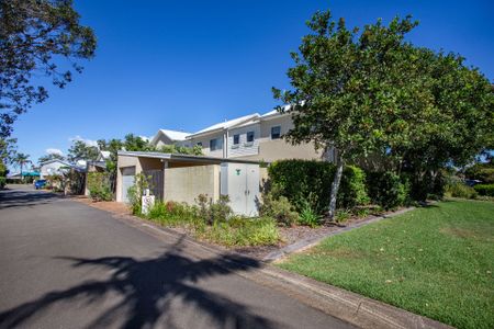 Townhouse in a great location for rent in Tea Gardens - Photo 4