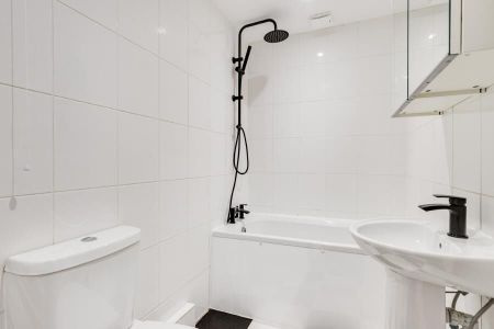 1 Bedroom Flat To Let - Photo 5