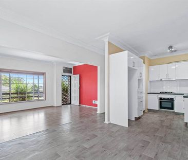 3 Bedroom Family Home! - Photo 5