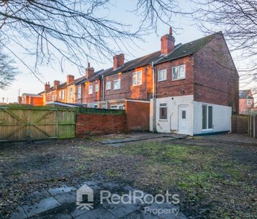 2 bed end of terrace house to rent in South Elmsall, West Yorkshire... - Photo 4