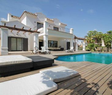 5 bedroom luxury Villa for rent in Marbella, Spain - Photo 2