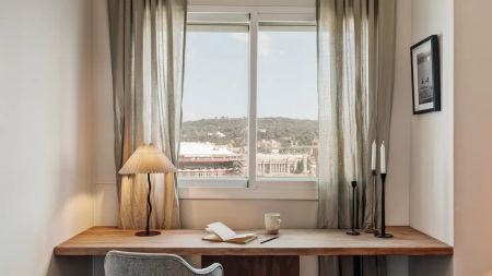 3-bedroom apartment for rent in Hostafrancs, Barcelona. - Photo 2