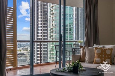 Fully Furnished 2 Bedroom, 2 Bathroom Apartment with City Views - Photo 5