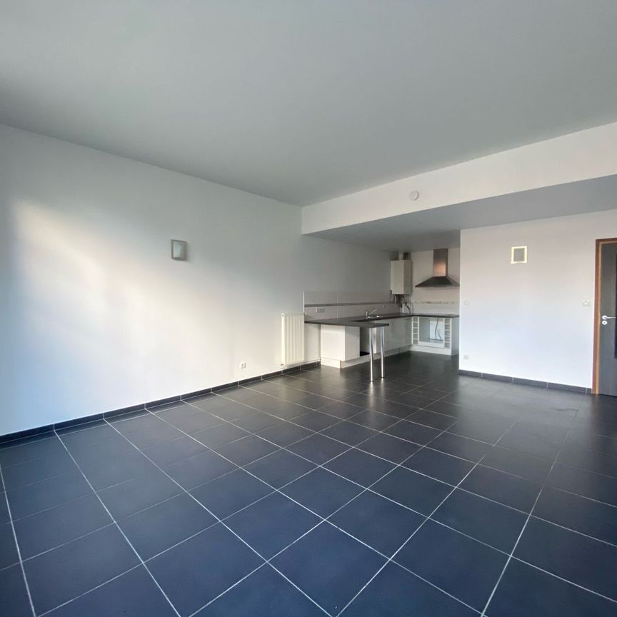 Location Appartement 2 pièces 63m² LILLE 59000 - Photo 1