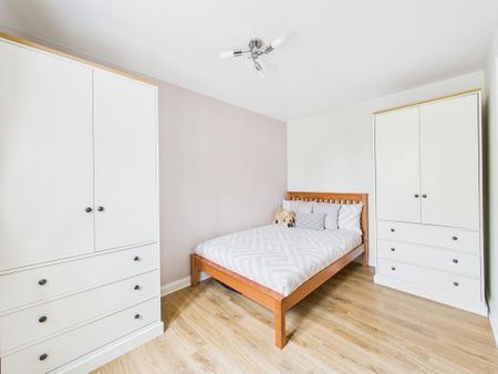 2 bedroom semi-detached house to rent - Photo 4