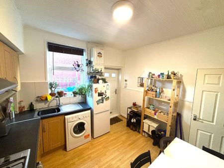 3 bedroom house share to rent - Photo 3