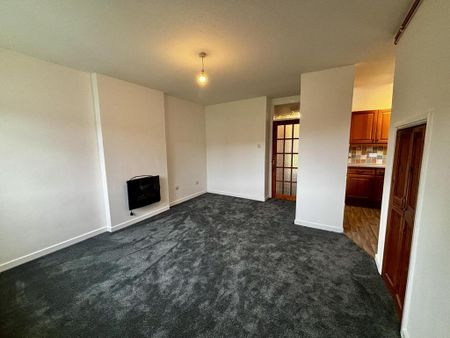 2 bedroom maisonette to rent - Photo 2