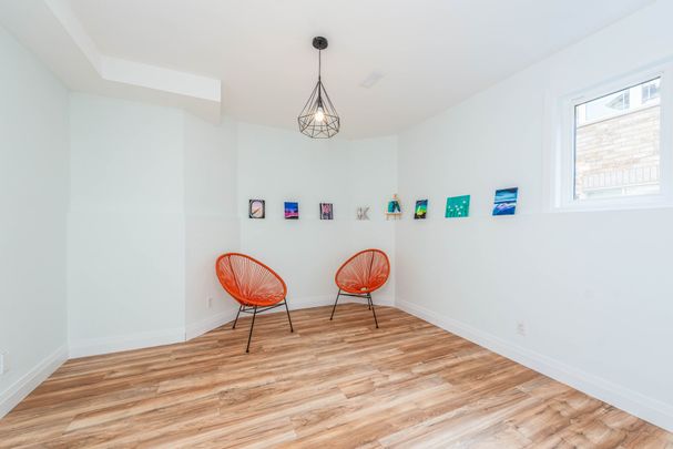 For Lease - 11 Ottaway Avenue, Barrie, Ontario - Photo 1