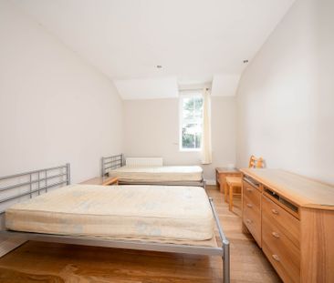 Apartment 3 Lily Court, 14a Deramore Park South, Belfast, BT9 5JY - Photo 4