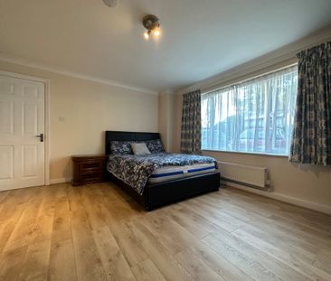 Southwold, Bracknell Southwold, Bracknell - Photo 3