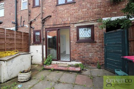 Lewis Street, Eccles, Salford, M30 - Photo 3