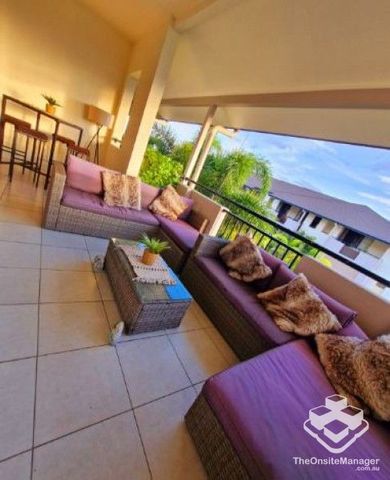 Three bedrooms, two bathrooms, top floor apartment unit, West End, Townsville - Photo 4