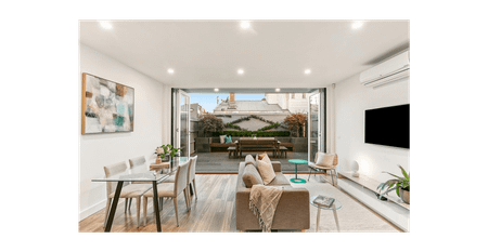 STUNNING HOME IN FANTASTIC SOUTH MELBOURNE LOCATION - Photo 2