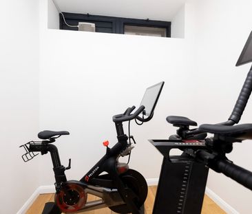 Studio Flat, Mcdonald Road, EH7 - Photo 1